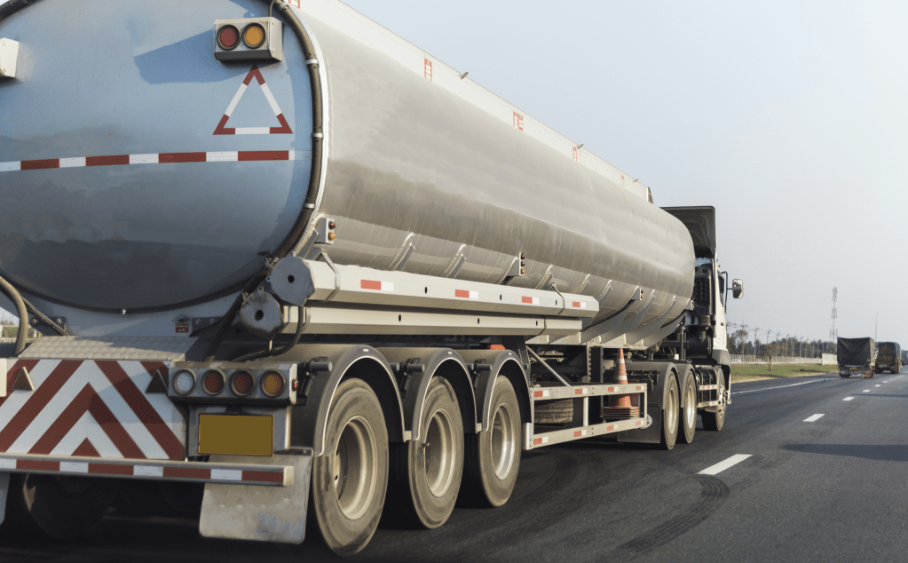 How Trucking Businesses Use Logistics and Fuel Planning to Stay on&nbsp;Schedule